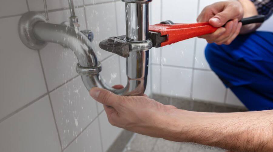 Expert burst pipe repair services in New Johnsonville, TN